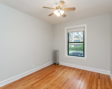 6915 S Paxton Avenue - Photo Thumbnail 9