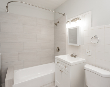 6915 S Paxton Avenue - Photo Thumbnail 10