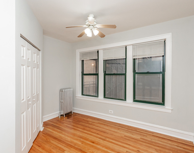 6915 S Paxton Avenue - Photo Thumbnail 5