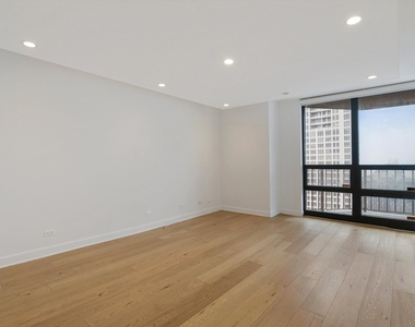 10 E Ontario Street - Photo Thumbnail 5