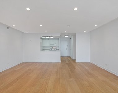 10 E Ontario Street - Photo Thumbnail 3