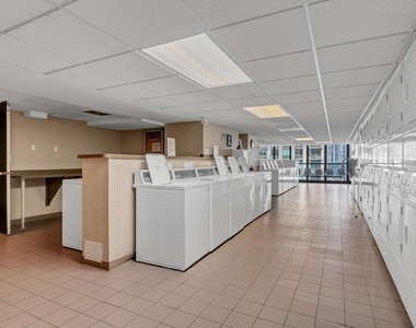 10 E Ontario Street - Photo Thumbnail 16