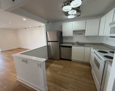 10 E Ontario Street - Photo Thumbnail 4