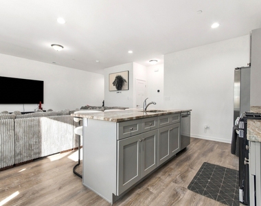 1036 Gillespie Lane - Photo Thumbnail 6