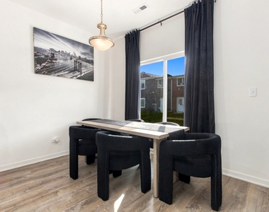 1036 Gillespie Lane - Photo Thumbnail 9