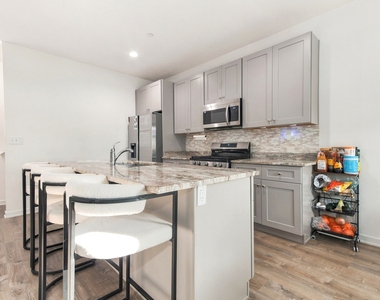 1036 Gillespie Lane - Photo Thumbnail 5