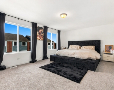 1036 Gillespie Lane - Photo Thumbnail 12