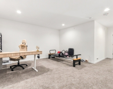1036 Gillespie Lane - Photo Thumbnail 21