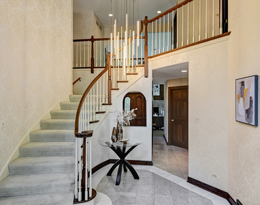 6515 Manor Drive - Photo Thumbnail 2