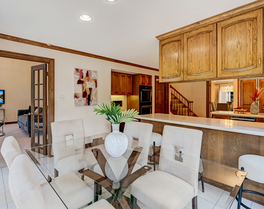6515 Manor Drive - Photo Thumbnail 13
