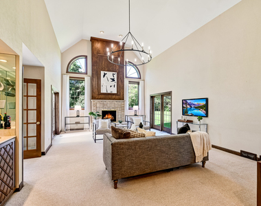 6515 Manor Drive - Photo Thumbnail 14