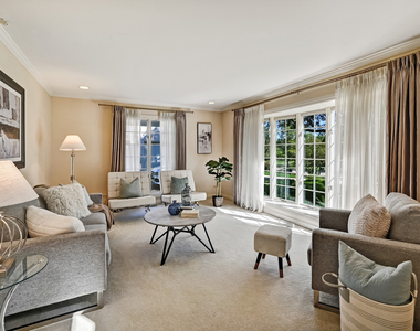 6515 Manor Drive - Photo Thumbnail 5
