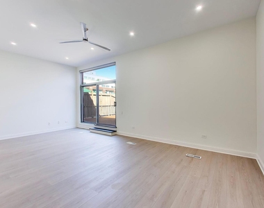 939 W Madison Street - Photo Thumbnail 24