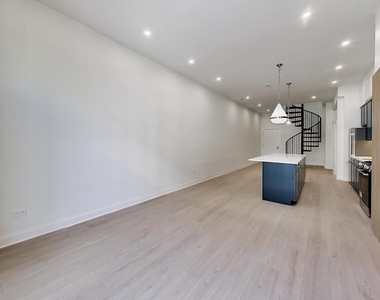 939 W Madison Street - Photo Thumbnail 8