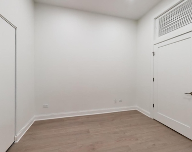 939 W Madison Street - Photo Thumbnail 12