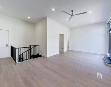 939 W Madison Street - Photo Thumbnail 25