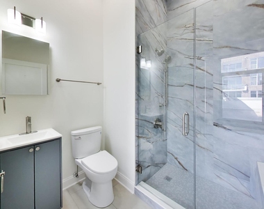 939 W Madison Street - Photo Thumbnail 27