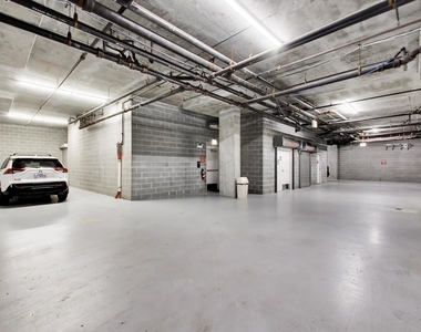 939 W Madison Street - Photo Thumbnail 34