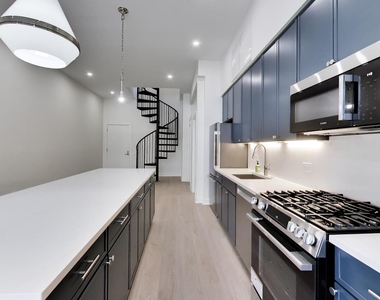 939 W Madison Street - Photo Thumbnail 11