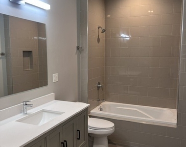1208 E 64th Street - Photo Thumbnail 14