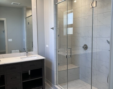 1208 E 64th Street - Photo Thumbnail 8