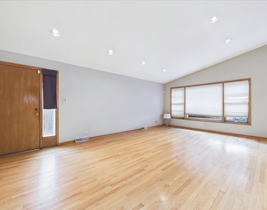 5007 Golf Road - Photo Thumbnail 3