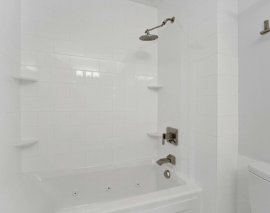 10 E Ontario Street - Photo Thumbnail 17