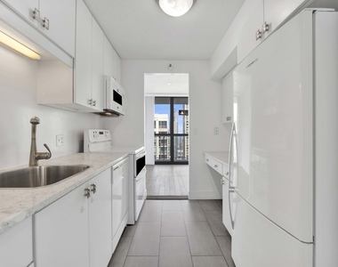 10 E Ontario Street - Photo Thumbnail 8
