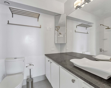 10 E Ontario Street - Photo Thumbnail 16