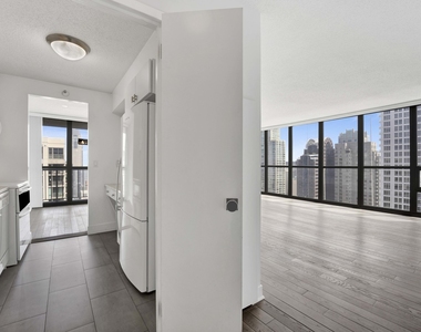 10 E Ontario Street - Photo Thumbnail 7