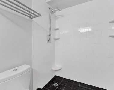 10 E Ontario Street - Photo Thumbnail 19