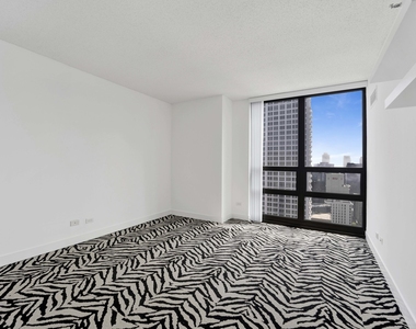10 E Ontario Street - Photo Thumbnail 12