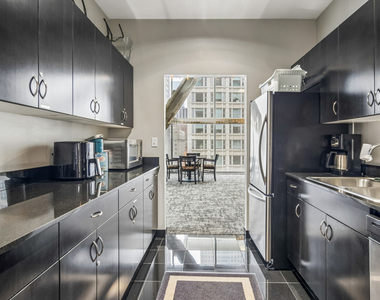 8 E Randolph Street - Photo Thumbnail 13