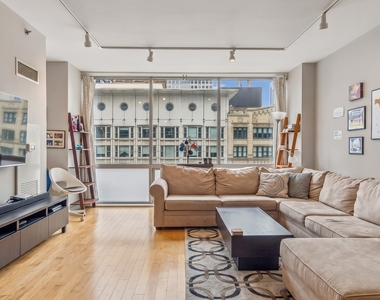 8 E Randolph Street - Photo Thumbnail 2