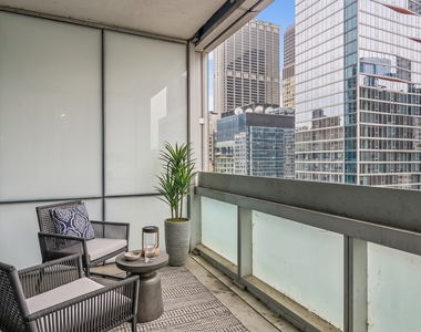 8 E Randolph Street - Photo Thumbnail 9
