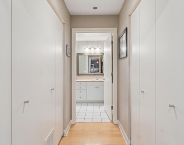 8 E Randolph Street - Photo Thumbnail 8