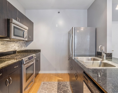 8 E Randolph Street - Photo Thumbnail 5