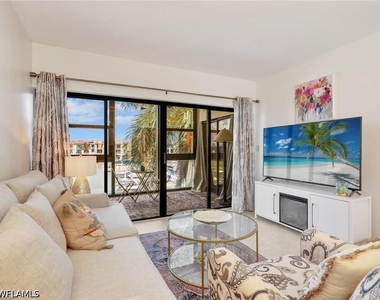 801 River Point Drive - Photo Thumbnail 9