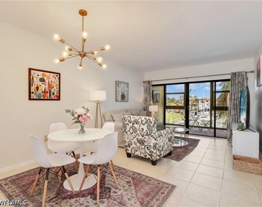 801 River Point Drive - Photo Thumbnail 7