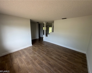 937 Sw 52nd Street - Photo Thumbnail 3