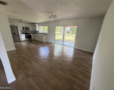 937 Sw 52nd Street - Photo Thumbnail 7