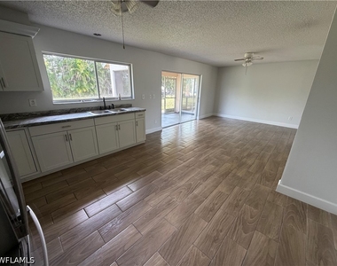 937 Sw 52nd Street - Photo Thumbnail 1