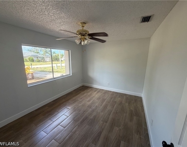 937 Sw 52nd Street - Photo Thumbnail 8