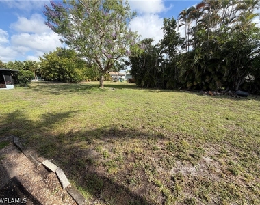 937 Sw 52nd Street - Photo Thumbnail 12