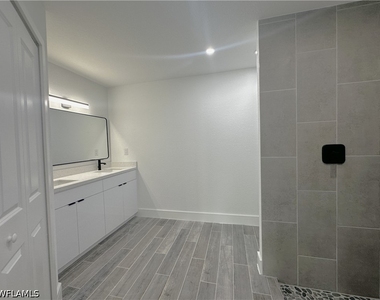 2317 Ne 39th Street - Photo Thumbnail 10