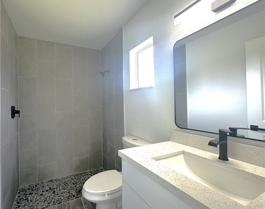 2317 Ne 39th Street - Photo Thumbnail 22