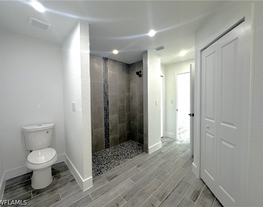 2317 Ne 39th Street - Photo Thumbnail 11