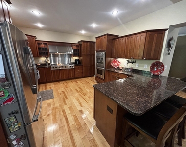 68 Bedford - Photo Thumbnail 11