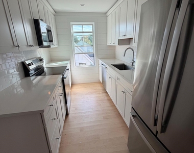 427 Lafayette - Photo Thumbnail 2