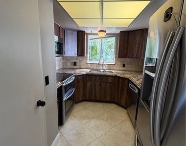 716 Tarpon Street - Photo Thumbnail 8